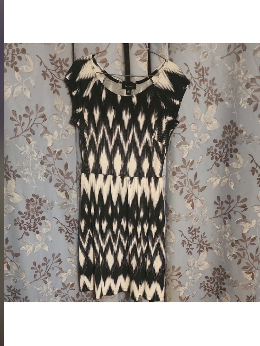 AB Studio Black and White Ikat-Print Cap Sleeve Mini Dress